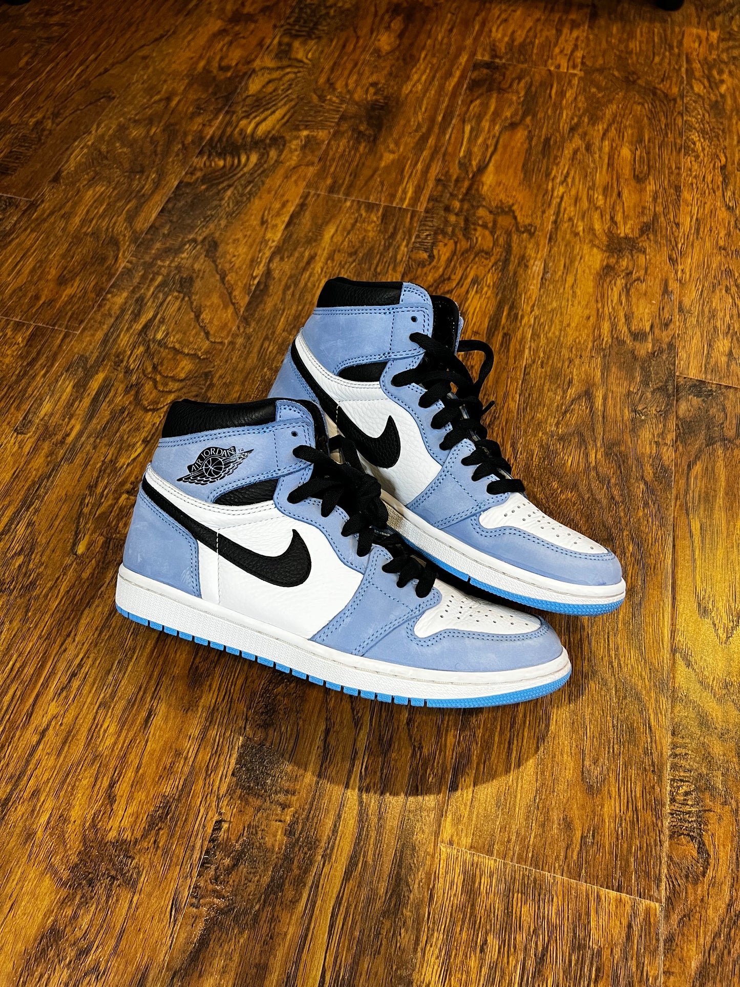 [PREOWNED SIZE 8] UNIVERSITY BLUE JORDAN 1