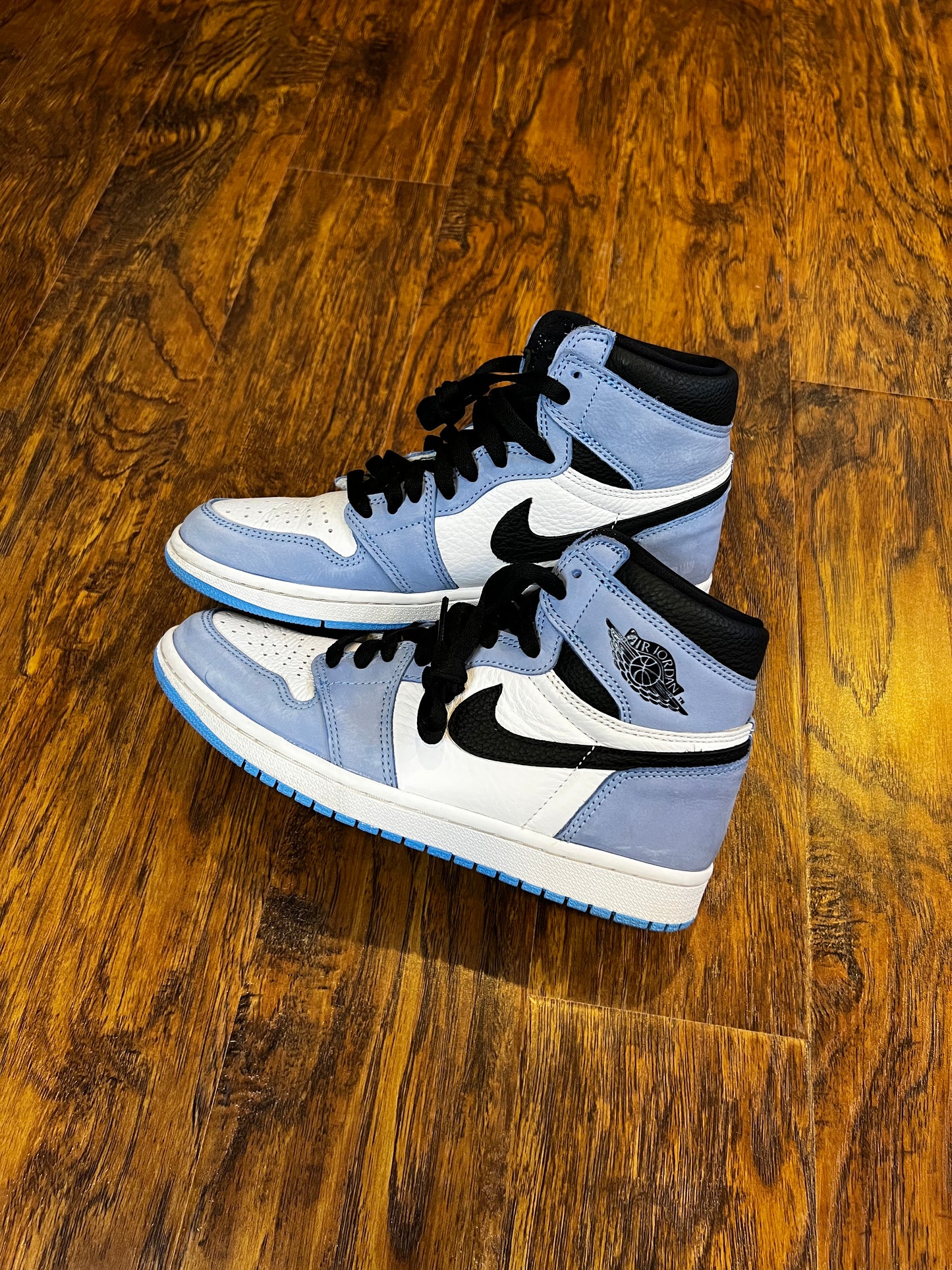 [PREOWNED SIZE 8] UNIVERSITY BLUE JORDAN 1