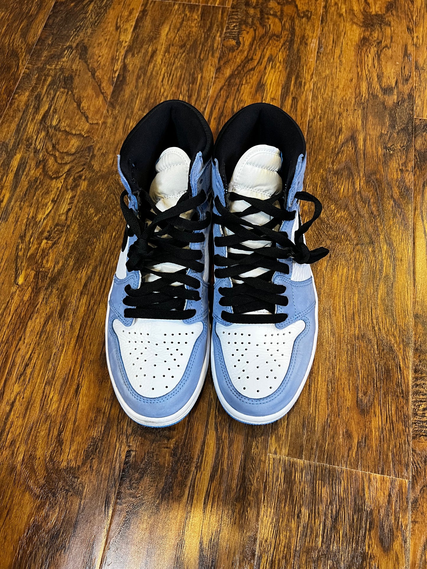 [PREOWNED SIZE 8] UNIVERSITY BLUE JORDAN 1