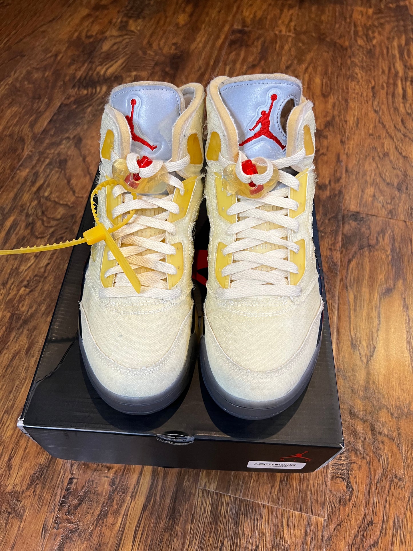 [PREOWNED SIZE 9] OFF WHITE SAIL 5