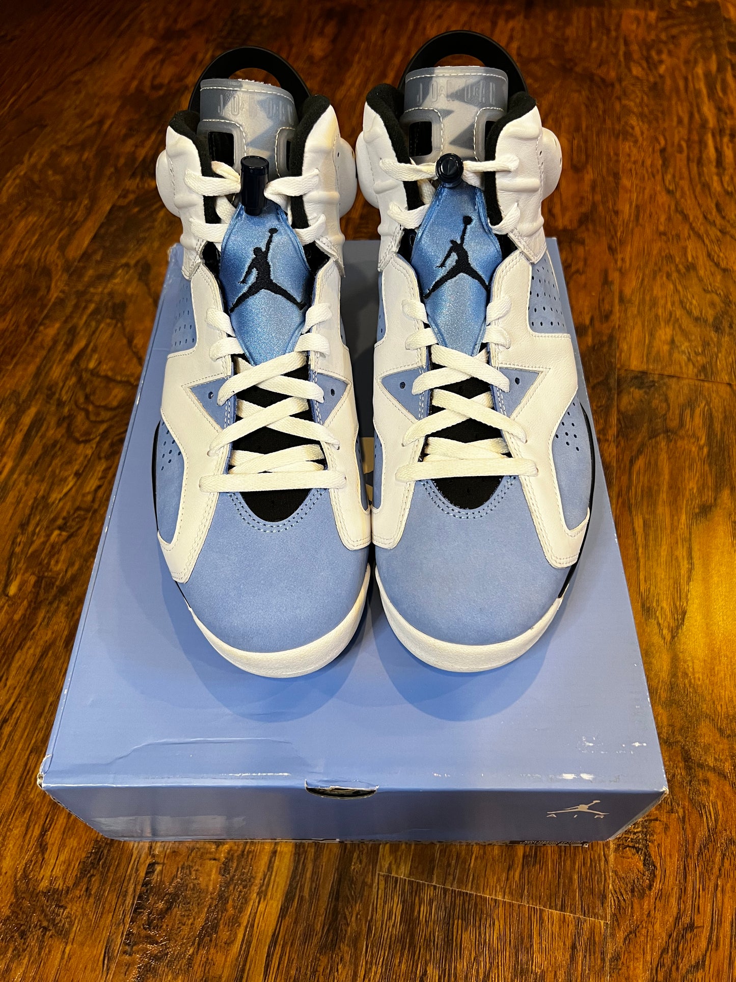 [PREOWNED SIZE 11.5] UNC JORDAN 6