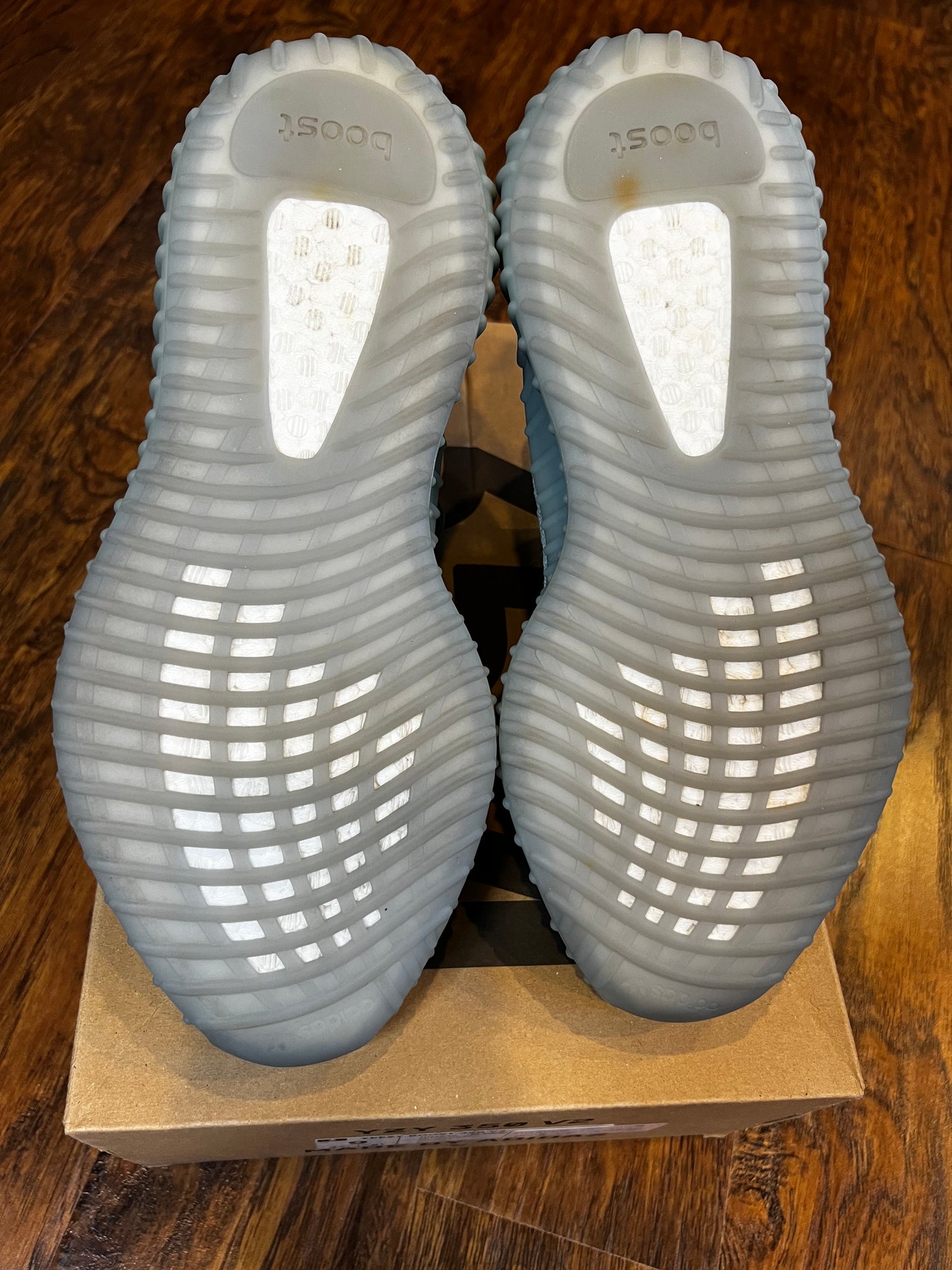 [PREOWNED SIZE 9] SALT YEEZY 350