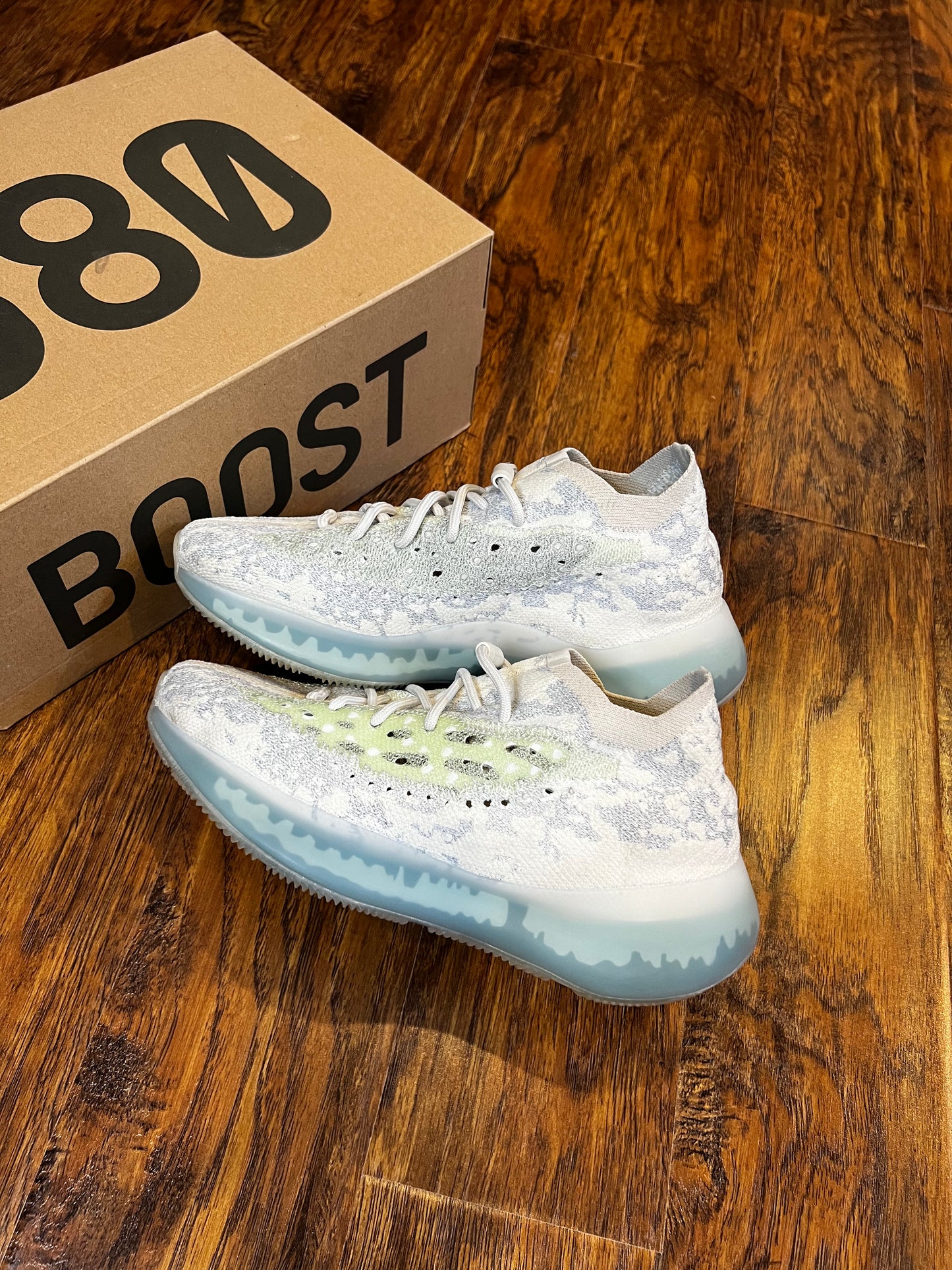 [PREOWNED SIZE 8] ALIEN BLUE YEEZY 380