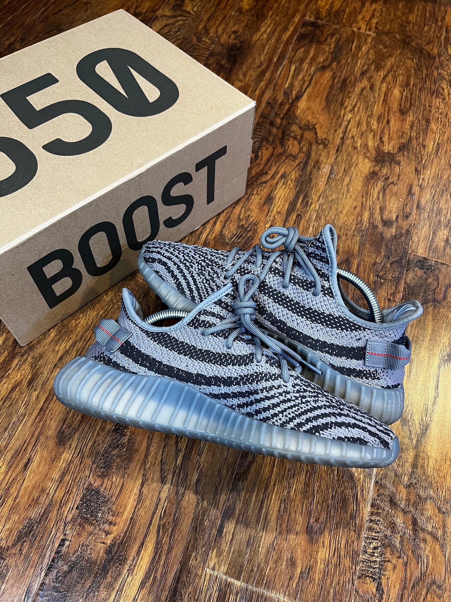 [PREOWNED SIZE 9] BELUGA 2.0 YEEZY 350