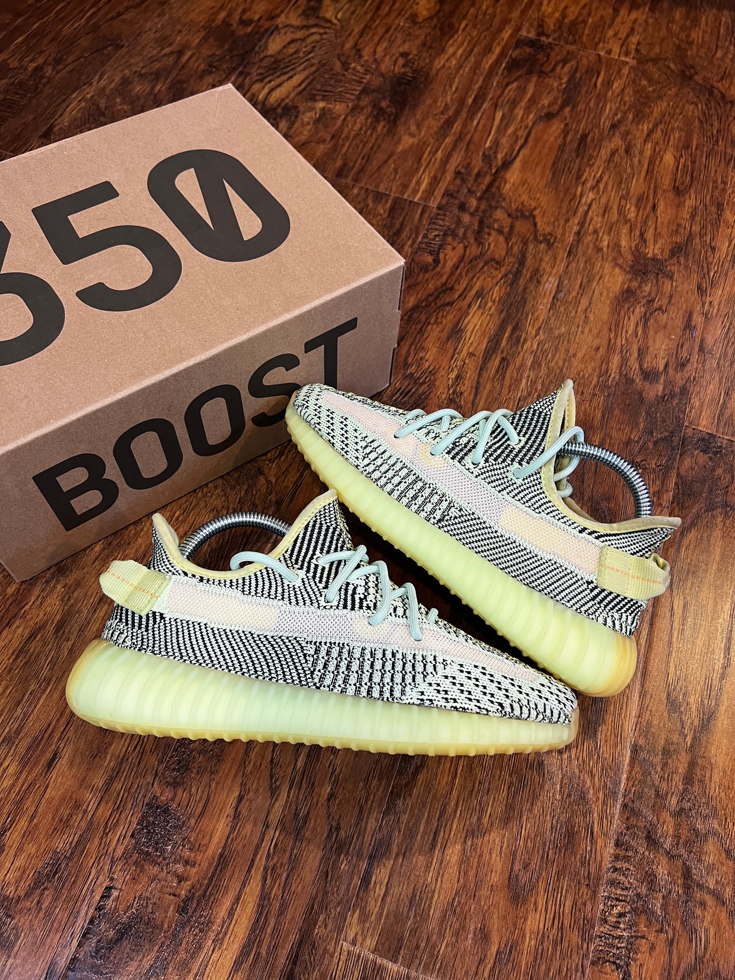 [PREOWNED SIZE 6] YEEZREEL YEEZY 350