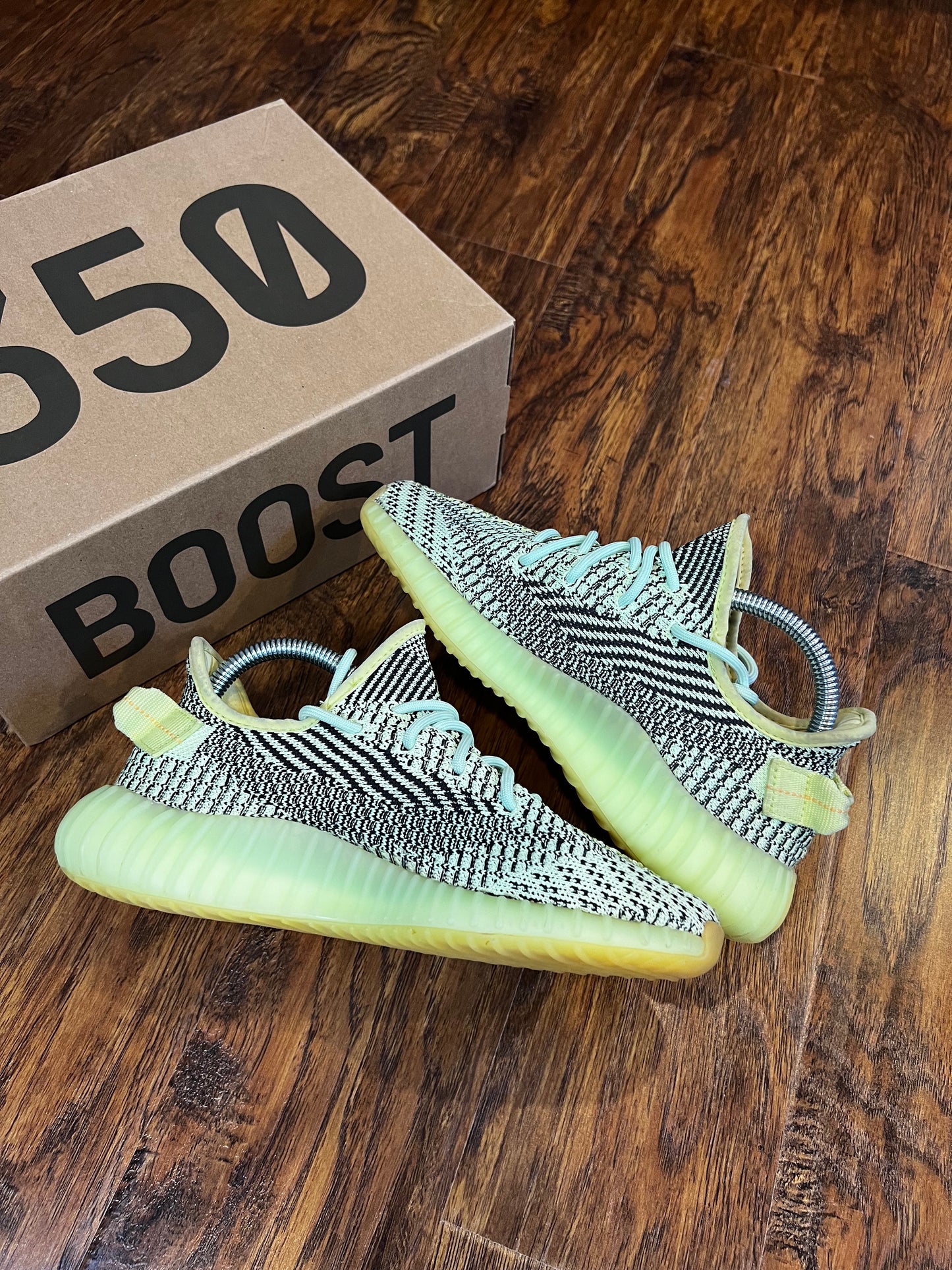 [PREOWNED SIZE 6] YEEZREEL YEEZY 350