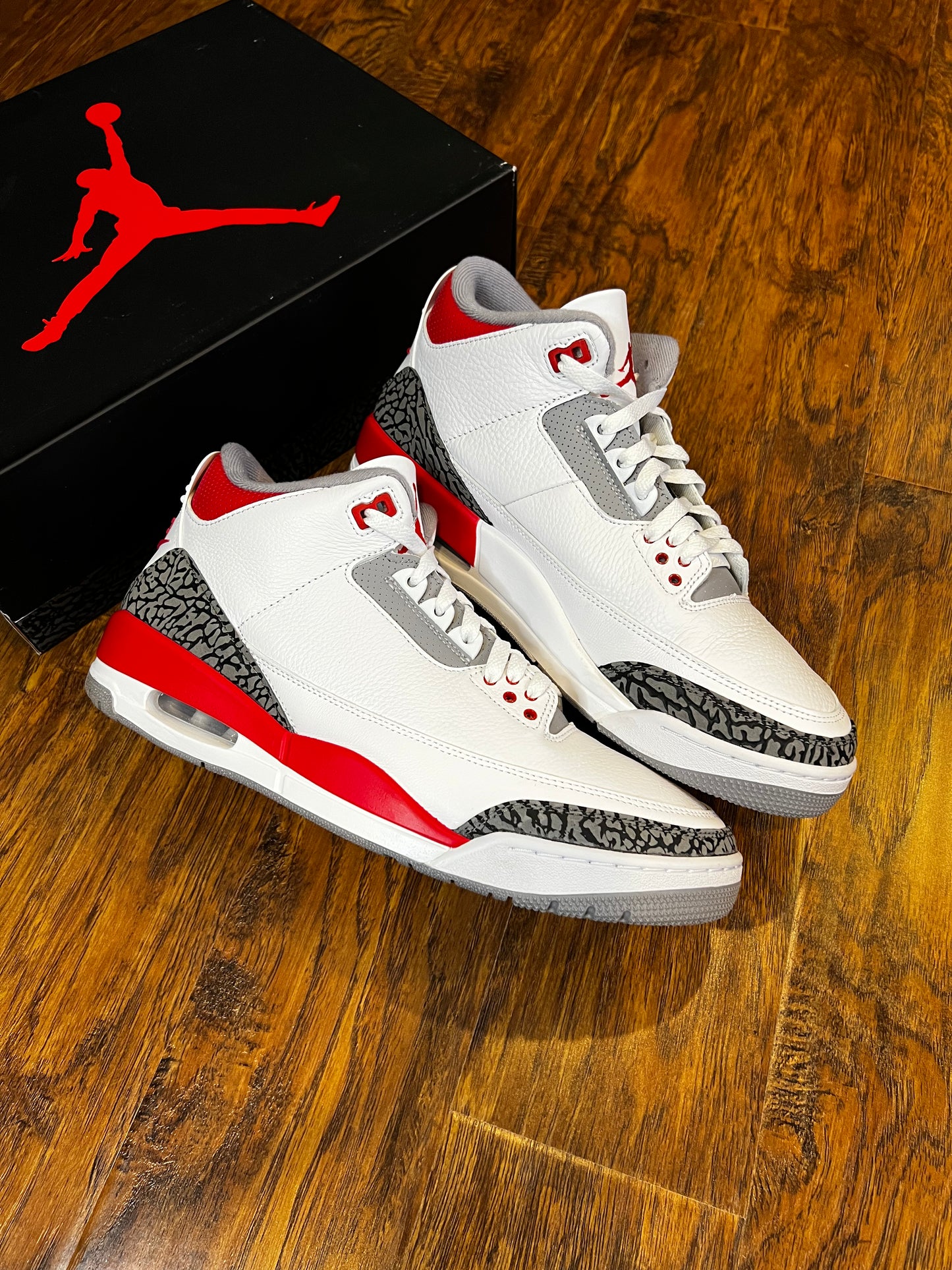 [PREOWNED SIZE 12] FIRE RED JORDAN 3