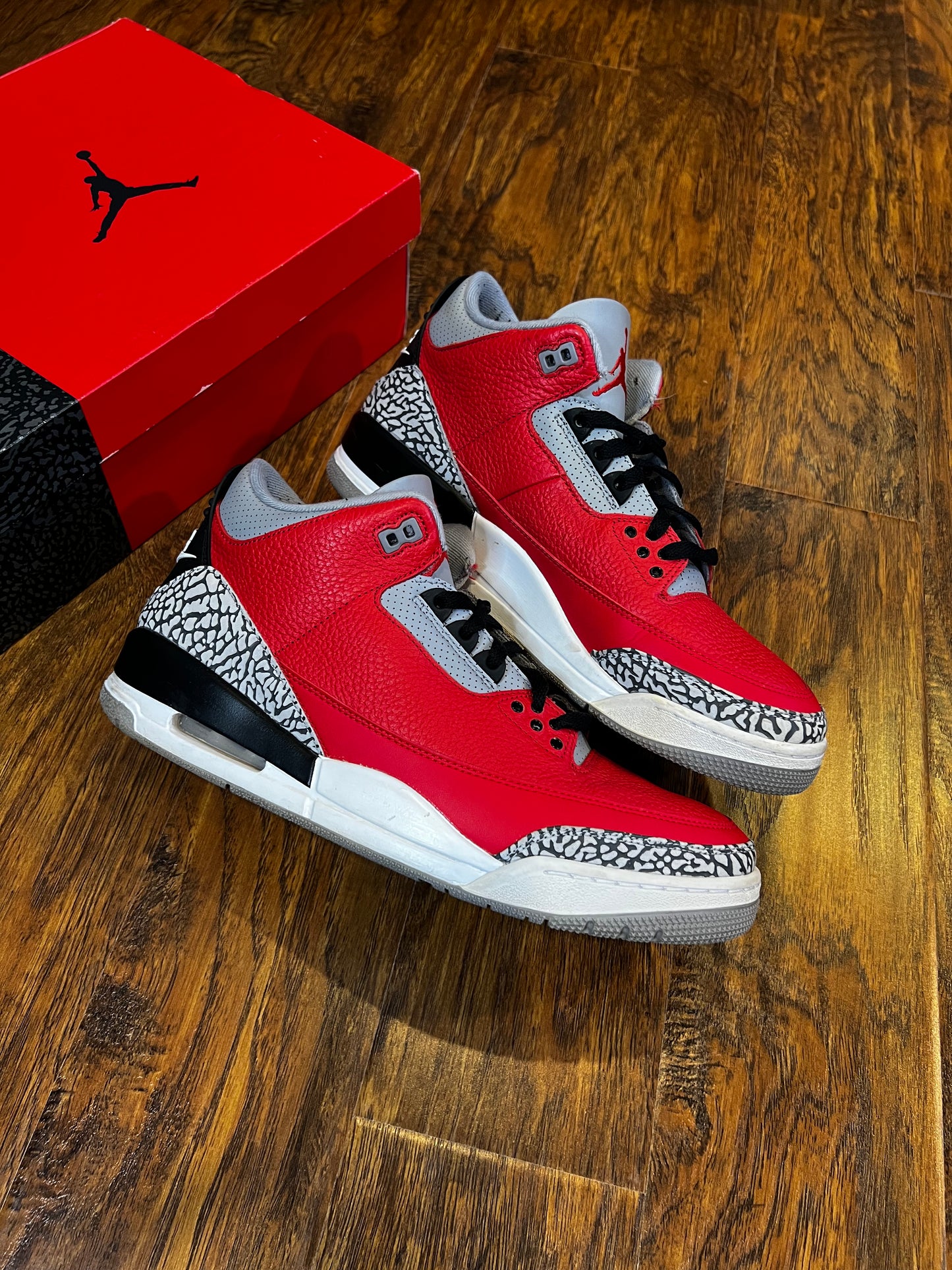 [PREOWNED SIZE 12] UNITE JORDAN 3