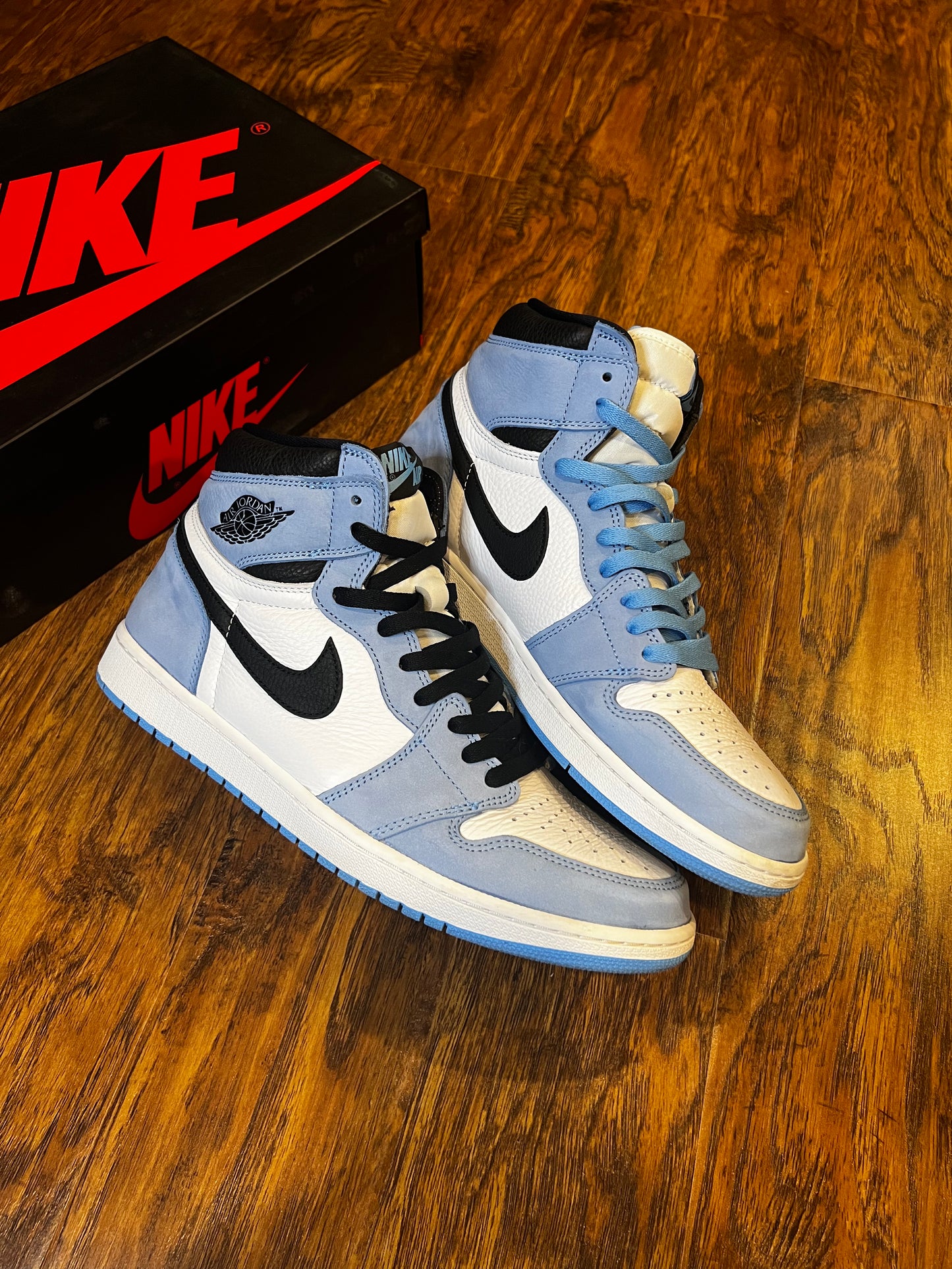 [PREOWNED SIZE 13] UNIVERSITY BLUE JORDAN 1