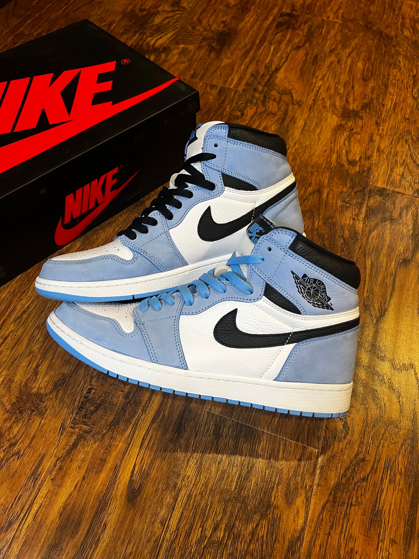 [PREOWNED SIZE 13] UNIVERSITY BLUE JORDAN 1