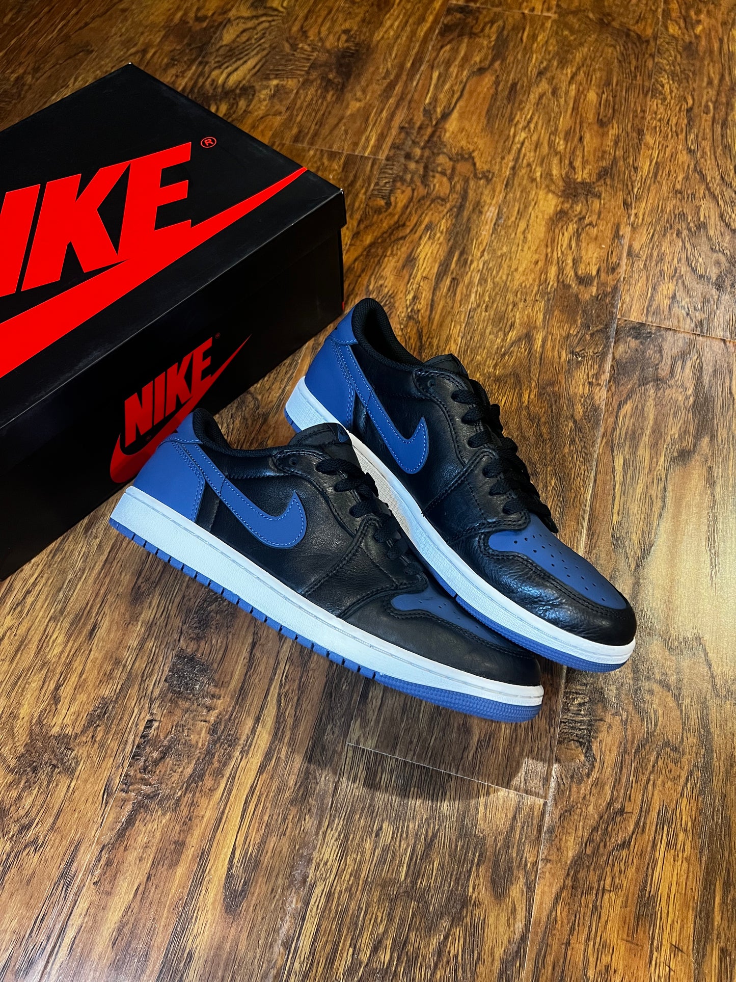 [PREOWNED SIZE 10.5] MYSTIC NAVY JORDAN 1 LOW