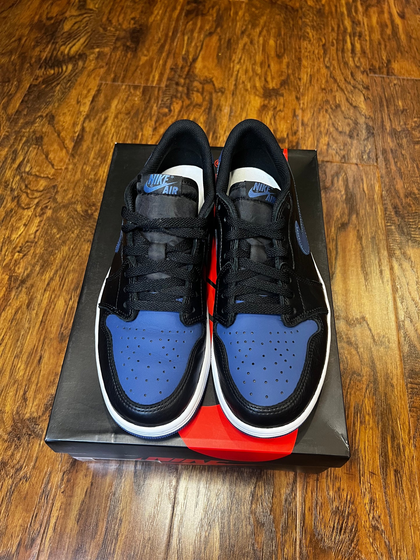 [PREOWNED SIZE 10.5] MYSTIC NAVY JORDAN 1 LOW