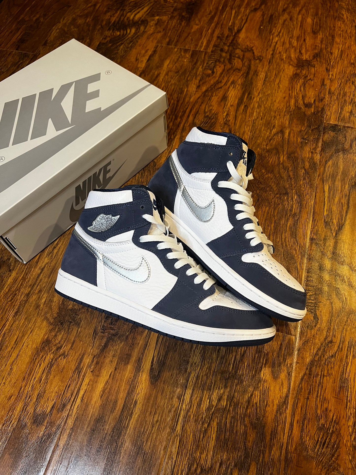 [PREOWNED SIZE 9] MIDNIGHT NAVY JORDAN 1