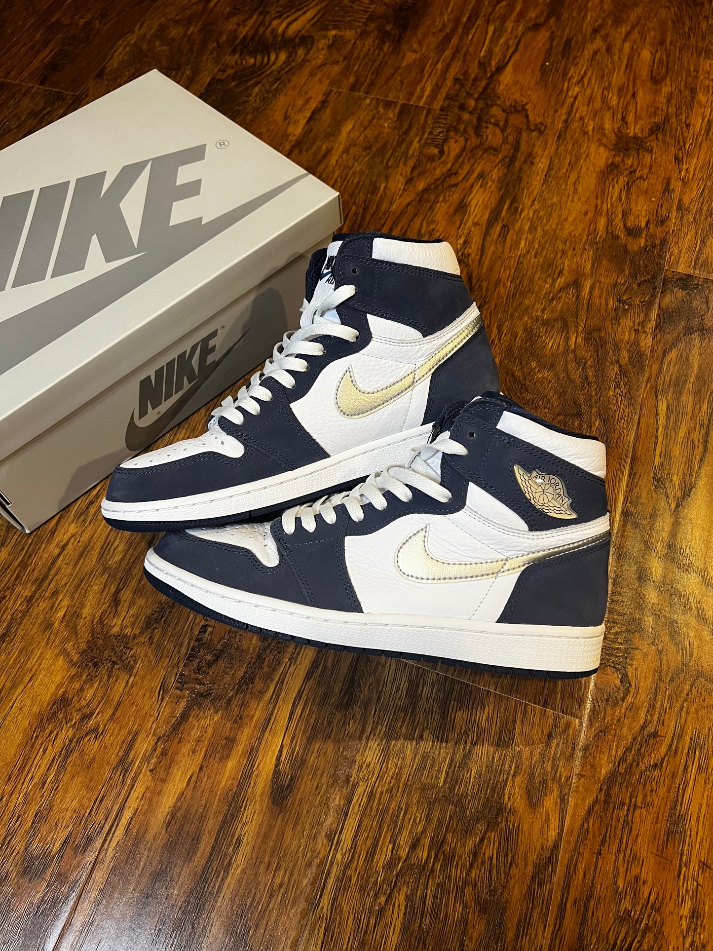 [PREOWNED SIZE 9] MIDNIGHT NAVY JORDAN 1