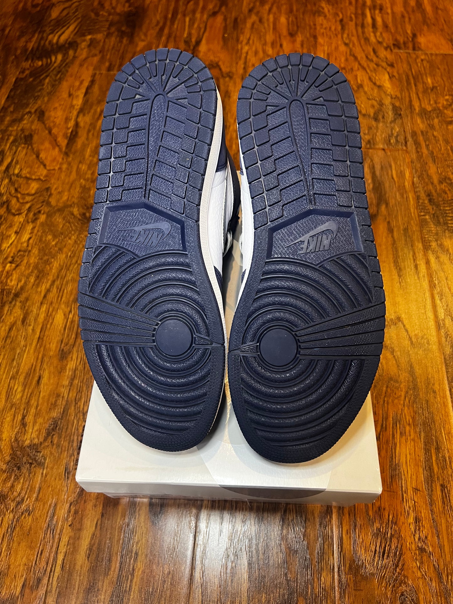 [PREOWNED SIZE 9] MIDNIGHT NAVY JORDAN 1