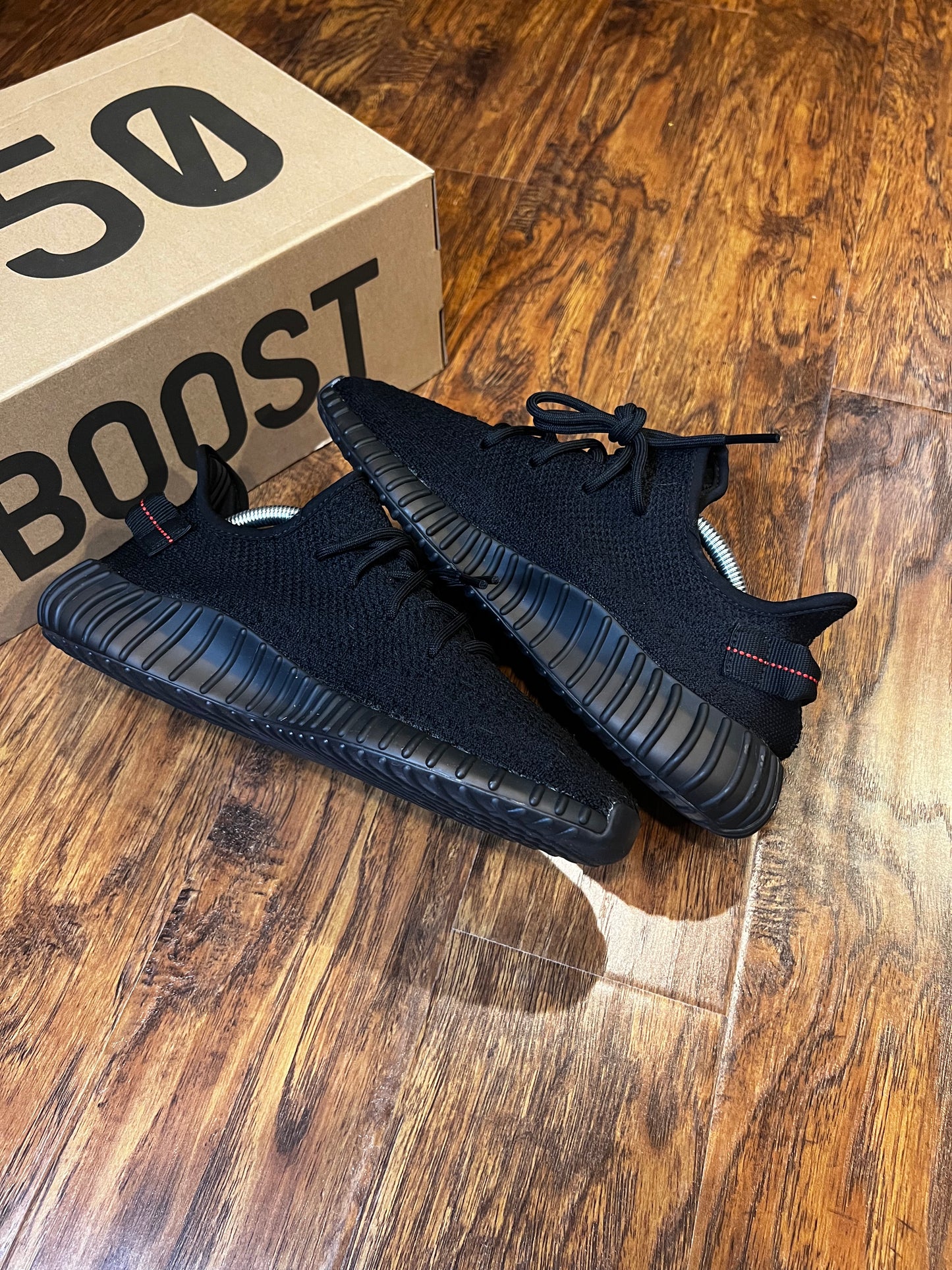 [PREOWNED SIZE 9.5] BRED YEEZY 350