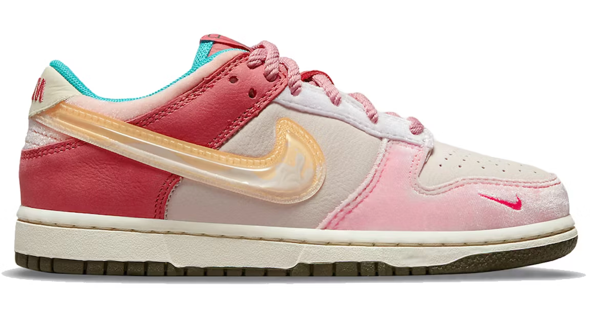 SOCIAL STATUS STRAWBERRY MILK DUNK (PS SIZING)